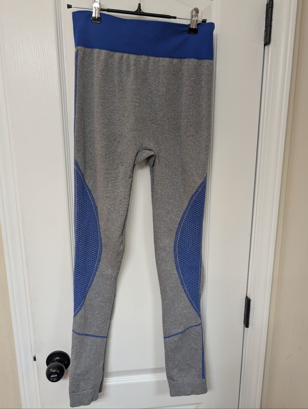 Riva USA Gray & Blue Seamless Performance Leggings